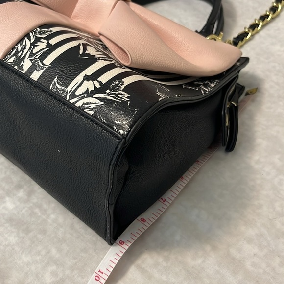 Betsey Johnson Black and Pink Bow Bag - Picture 12 of 15